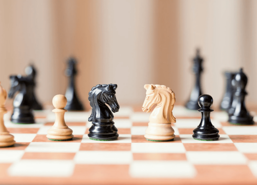competitor`s meeting, chess game (cạnh tranh)